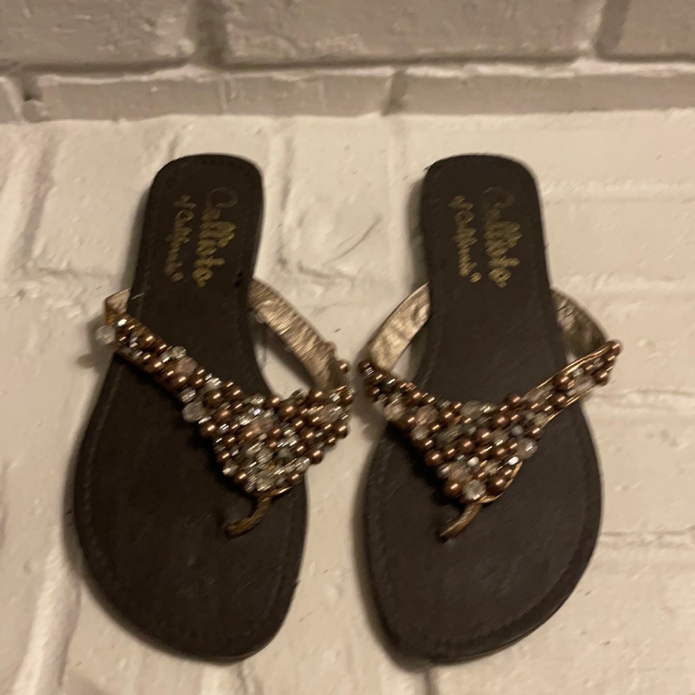 Callisto thong sandals size 10